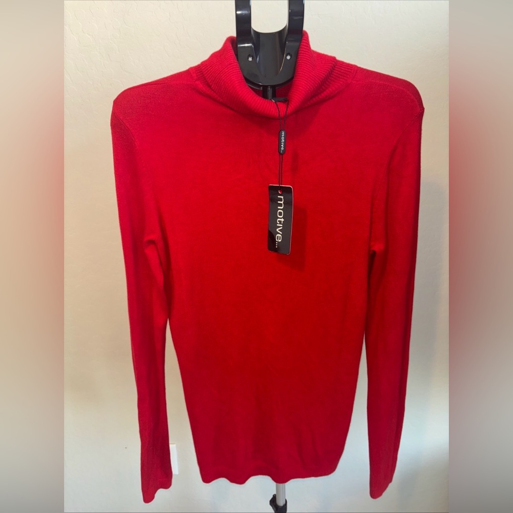 Red turtleneck women's pullover size L